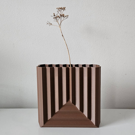 The Tokyo Vase: Modern Geometric Design