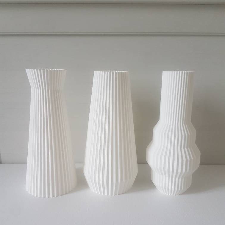 Osaka Vase: Geometric Design