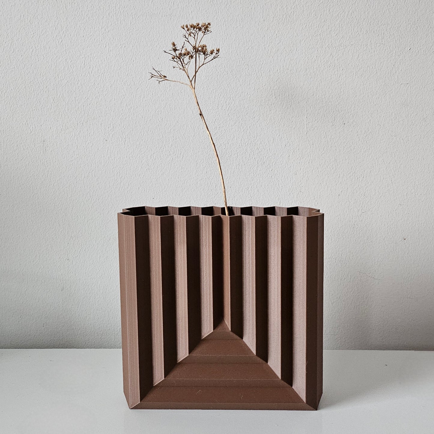 The Tokyo Vase, Modern Geometric Design