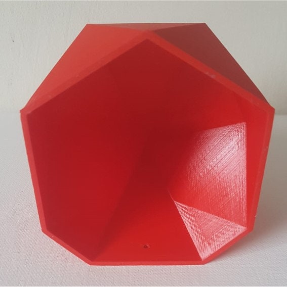 Sierra Wall Planter: Geometric Design