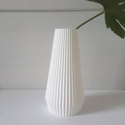 Osaka Vase: Geometric Design