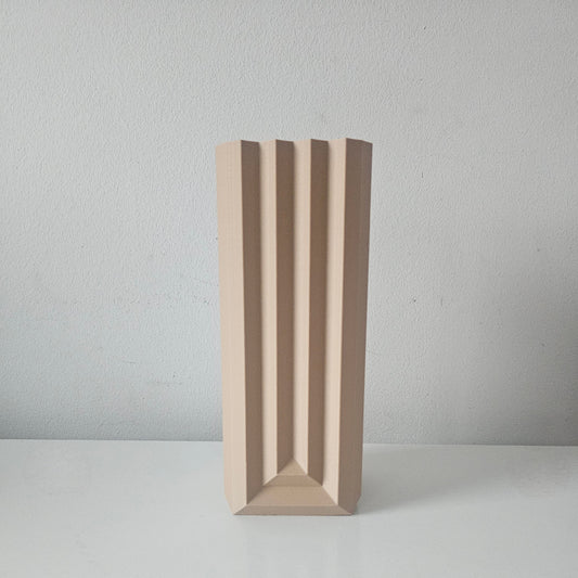 The Sakura Vase, Modern Geometric Design